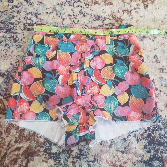 Zara High Rise Denim Shorts Festival Colorful Fruit Print Raw Hem Size 4 - Picture 8 of 11